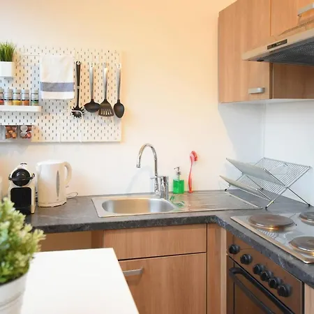 Apartment Friendly 5-bed - Center Walking Distance